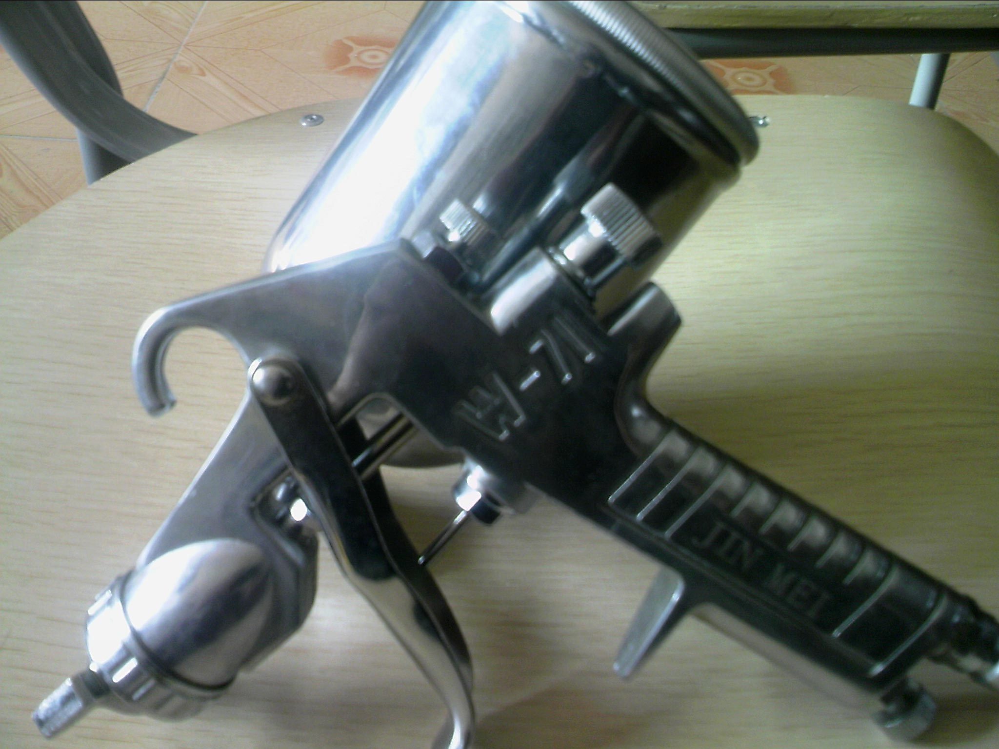 Calibre 1 3-3 0 Painting gun paint spray guns Lower pot W71W77 Paint Spray Guns 1 5 1 8 20