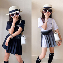 2020 summer wear new foreign girl T-shirt pleated skirt set Korean version of the top short skirt two-piece set of fashionable catwalk
