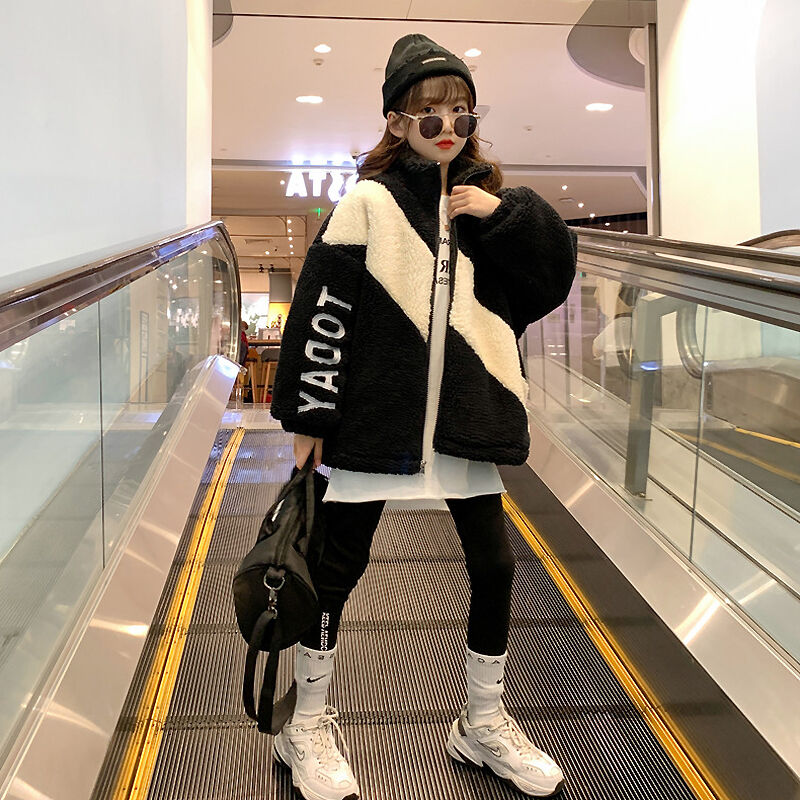 Girls' wool sweater 2022 new autumn and winter coat Western style fashionable middle-aged children's quilted thickened lamb wool coat