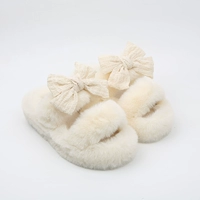 0143-6 Белый фон белый лук хао мао тапочка