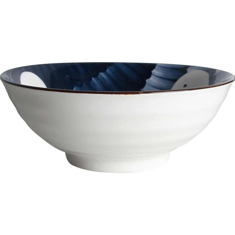 Japanese ramen rainbow such use large household eating spaghetti noodles in soup bowl of a single large bowl of noodles soup bowl ceramic bowl is grim hat to bowl