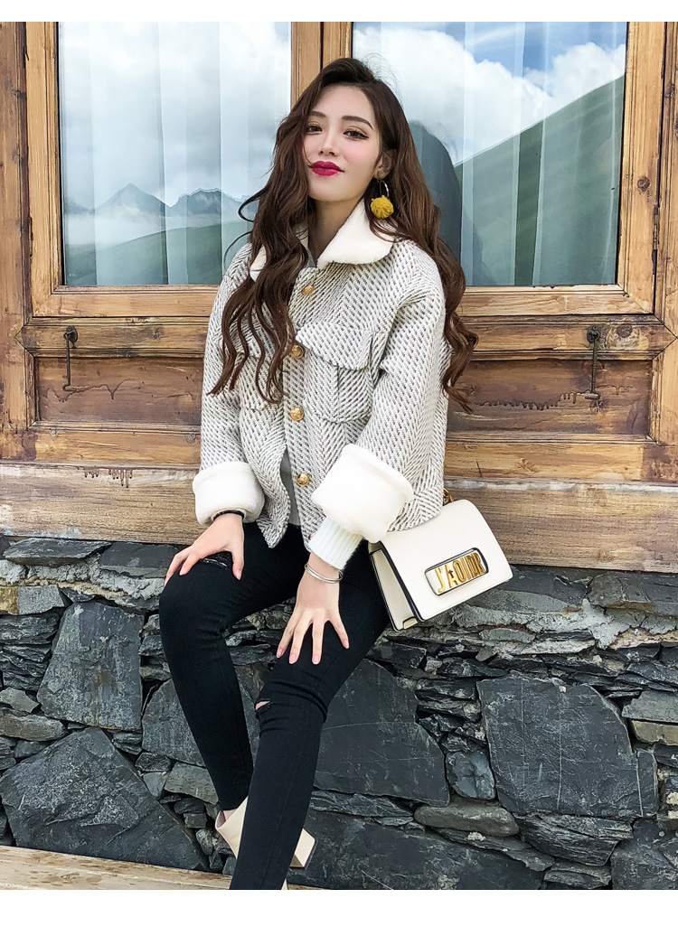 2018 thời trang mới ngắn nhỏ cao cao dày mỏng kẻ sọc mùa thu và mùa đông ấm áp áo len ngắn quần áo nữ áo khoác nữ