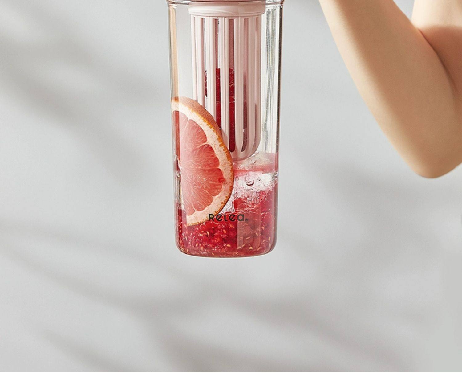 【中國直郵】物生物 2024新款吸管水杯 大容量運動吸管杯 高顏值Tritan杯 花境粉-600ML