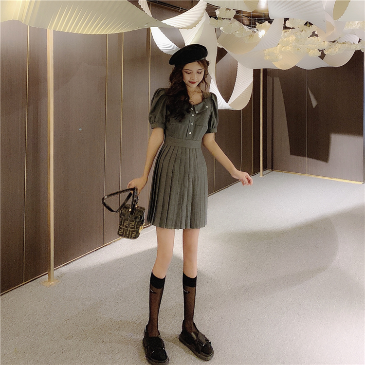 VK旗艦店 韓國風百褶高腰泡泡袖復古短袖洋裝