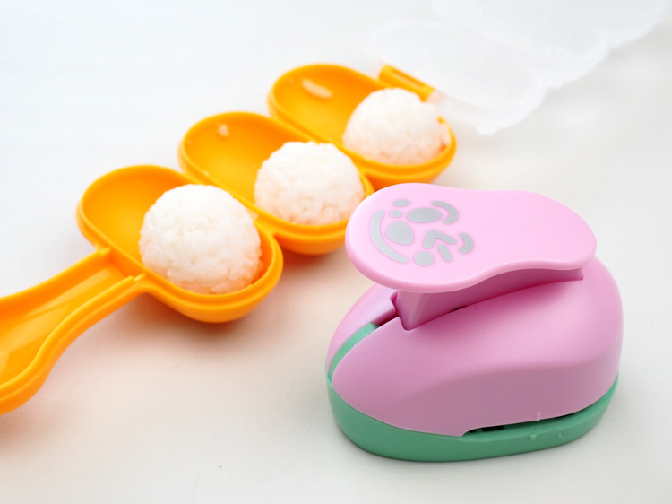 Yan Zi Bai Mu Xiang Kết hợp nhiều trong một biểu hiện rong biển clip rong biển dập nổi khuôn gạo cơm hộp cơm trưa - Tự làm khuôn nướng khuon banh bao