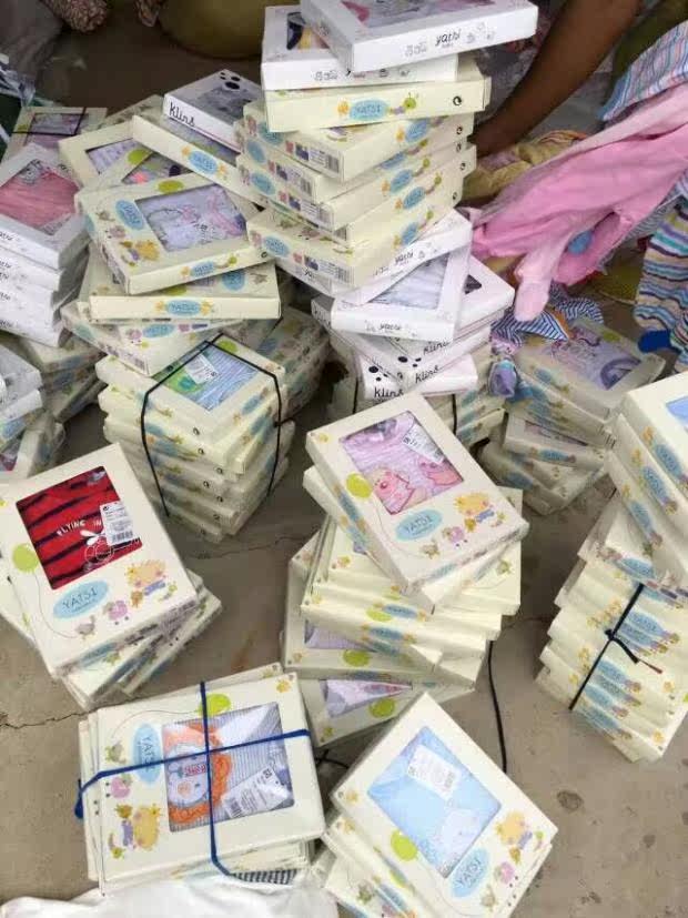 Coffret cadeau pour nouveau-né - vêtements C-2 - Ref 1964148 Image 14