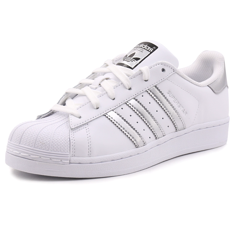 Adidas Adidas clover mùa hè mới Giày siêu tiêu chuẩn vàng trung tính SUPERSTAR C77124 - Dép / giày thường