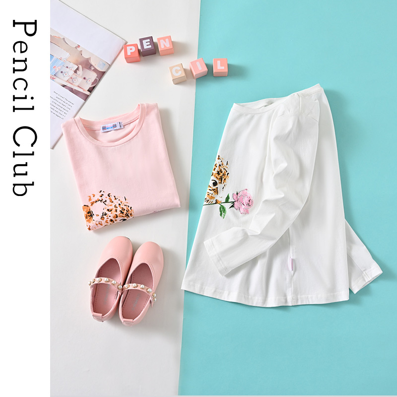 Pencil Club Kids 2020 mùa xuân ăn mặc cô gái mới dài tay áo T-shirt trẻ em sientos dưới các em lớn đầu mỏng.