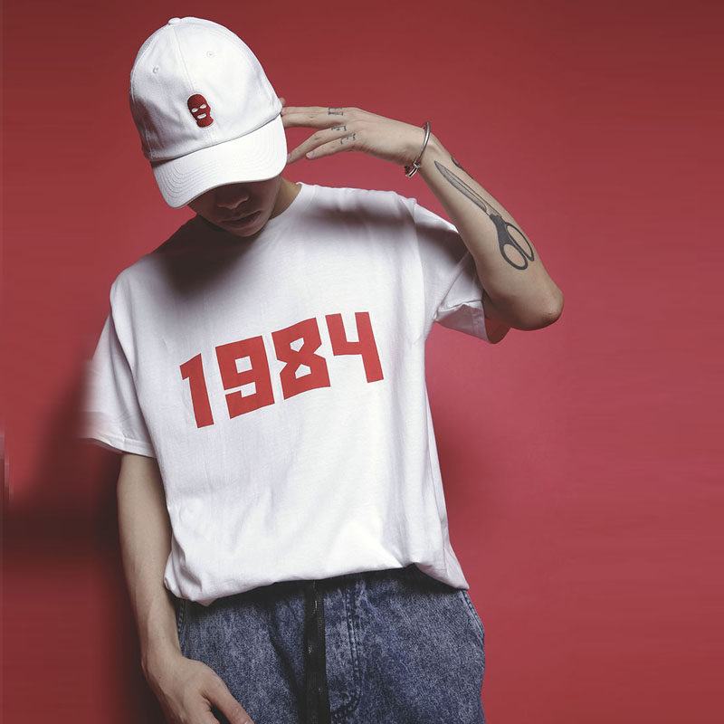 独家1984数字印花复古T恤潮男简约ulzzang原宿风街头短袖T恤情侣
