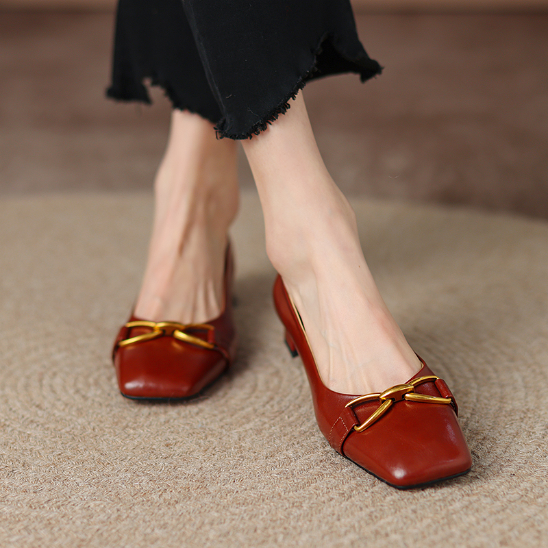 Huang Xiaoen 2022 New spring and autumn square head shoes female design sensation in small crowns with coarse and shallow women's shoes 100 lap