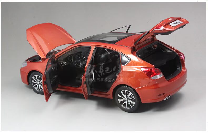 Hợp kim nguyên bản 1:18 Đông Nam Lingshi V6 Mẫu xe ô tô tĩnh đồ chơi thông minh cho bé 2 tuổi