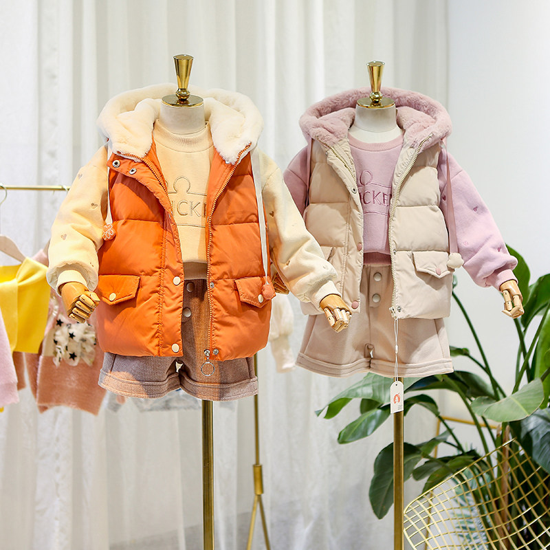 Girls' autumn and winter suits 2022 new Korean version of the big children's thickened padded jacket vest plus fleece sweater foreign style two-piece set