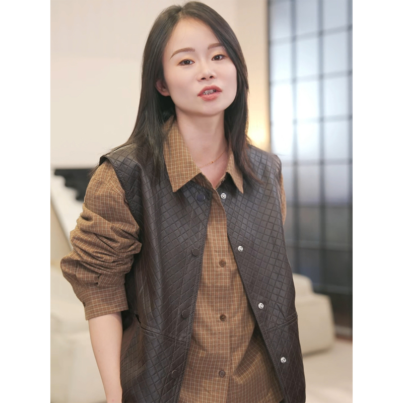 Syexin【Boundless Traveler】Designed Rhombus-Patterned Round-Neck Pu Leather Vest for Women, Loose Minimalist Top for Autumn Syexin【Boundless Traveler】Designed Rhombus-Patterned Round-Neck Pu Leather Vest for Women, Loose Minimalist Top for Autumn
