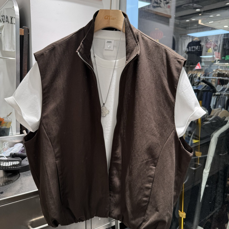 2026 Autumn New Versatile Lyocell Stand Collar Zip-Up Sleeveless Vest Old Money Style Maple Vest Jacket Japanese Style 2026 Autumn New Versatile Lyocell Stand Collar Zip-Up Sleeveless Vest Old Money Style Maple Vest Jacket Japanese Style
