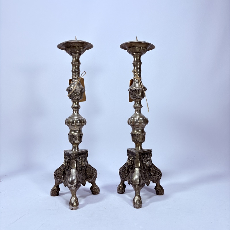 European Antique Silverware, Copper-Plated Silver Candlesticks, a Pair of Nostalgic Collectibles, Retro Home Furnishings, Living Room and Study Decorations European Antique Silverware, Copper-Plated Silver Candlesticks, a Pair of Nostalgic Collectibles, Retro Home Furnishings, Living Room and Study Decorations
