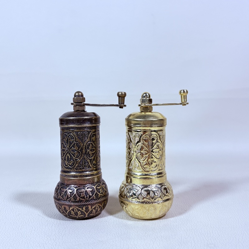 Antique Hand-Cranked Coffee Machine, Turkish Copper Grinder, Functional, Nostalgic Collectible, Home Living Room Decoration