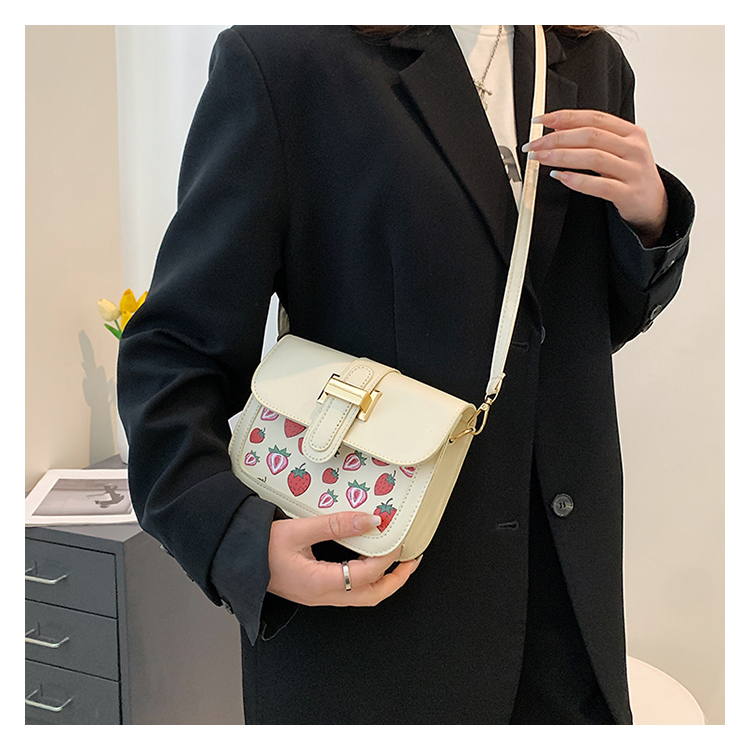 Women's Small Pu Leather Fruit Strawberry Cute Streetwear Square Magnetic Buckle Shoulder Bag display picture 6