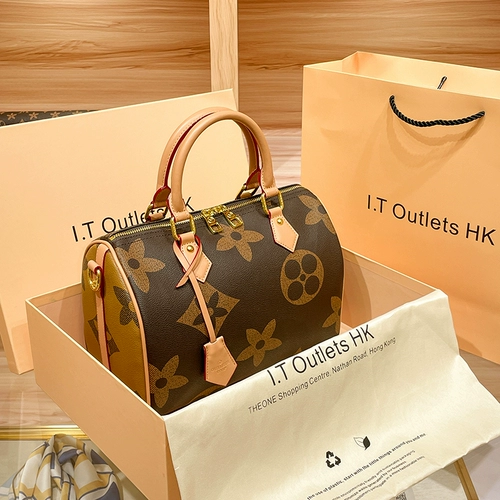 Подушка, сумка на одно плечо, Гонконг, 2023, из натуральной кожи