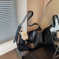 Черный шарф, подвеска