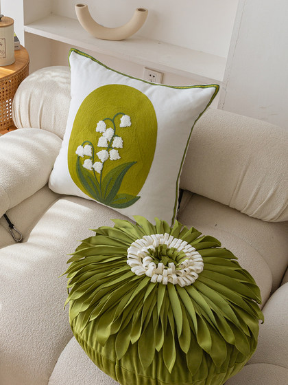 依兮韩式2024新款抱枕靠垫靠枕客厅沙发刺绣抱枕套不含芯花朵民宿