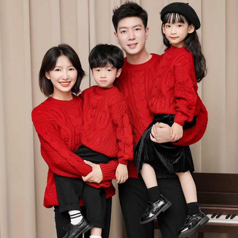 Fried Street Kiss a family of three 2023 new autumn clothes mother-daughter New Year's winter clothing high-end red sweater-Taobao