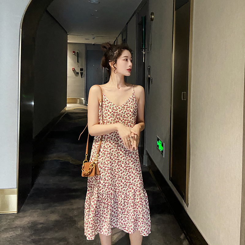Floral suspender dress female 2021 spring and autumn new French first love skirt retro skirt fairy super fairy sen department