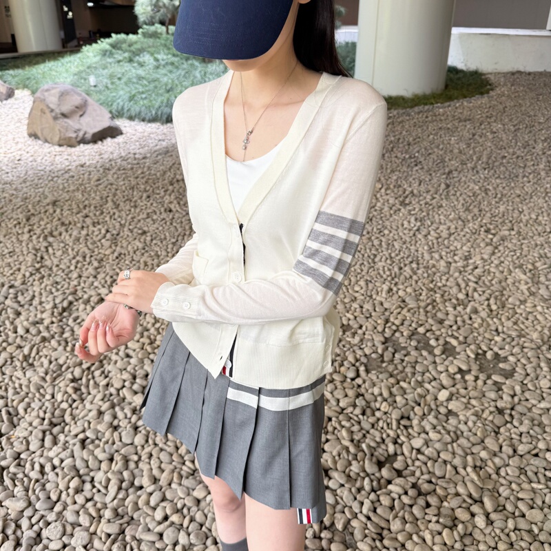 Babe 2026 Early Spring Tb4 Buckle Thin Merino Wool Knit Cardigan Air Conditioning Shirt, Same Style as Cyndi Wang, Sun Protection