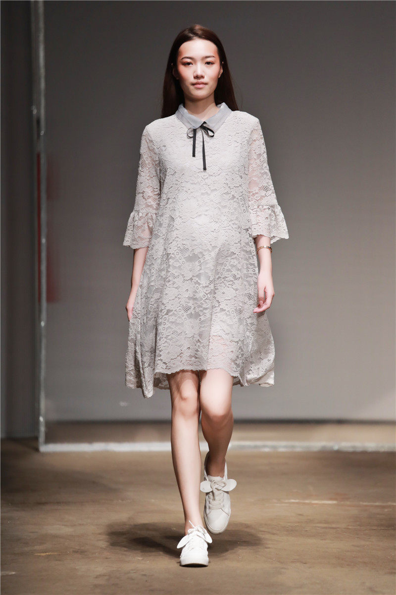 Pregnancy color special cabinet new spring summer pregnant woman sweet and beautiful wind small turnover 70% sleeves lace dress YWQ871901