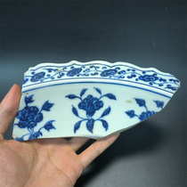Ming Dynasty Yongle official kiln Sumali green material blue and white prismatic large plate specimen beautiful hair color blue and white porcelain pieces
