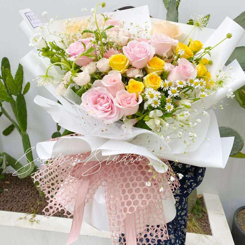 Hollow Circular Network Flower Packaging Yards Cave Web Seven-night Bag Flower Shop for Korean Bouquet Decoration Materials