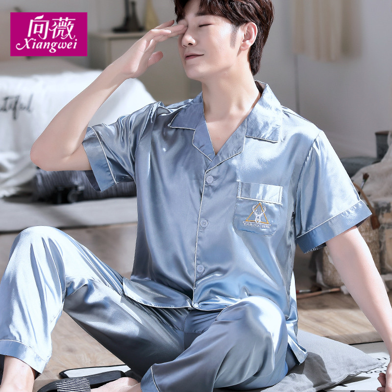 Bộ đồ ngủ Mens Xuân Thu ngắn Sleeves Ice Silk Slim Home Mang Mens Silk Loose kích thước lớn Summer Set.