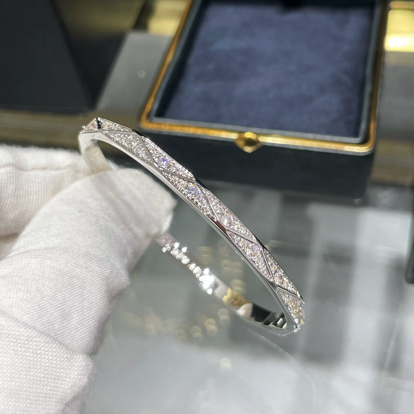 Браслет с узором из diamonds для Дня Святого Валентина для друга, стиль light luxury, стиль высокого качества, инкрустированный бриллиантами, подарок на день рождения