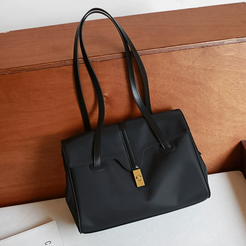 Модная сумка через плечо, портативная вместительная и большая нейлоновая сумка на одно плечо, коллекция 2023