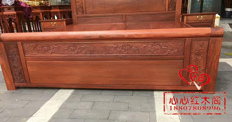 Кровать из массива дерева None Other