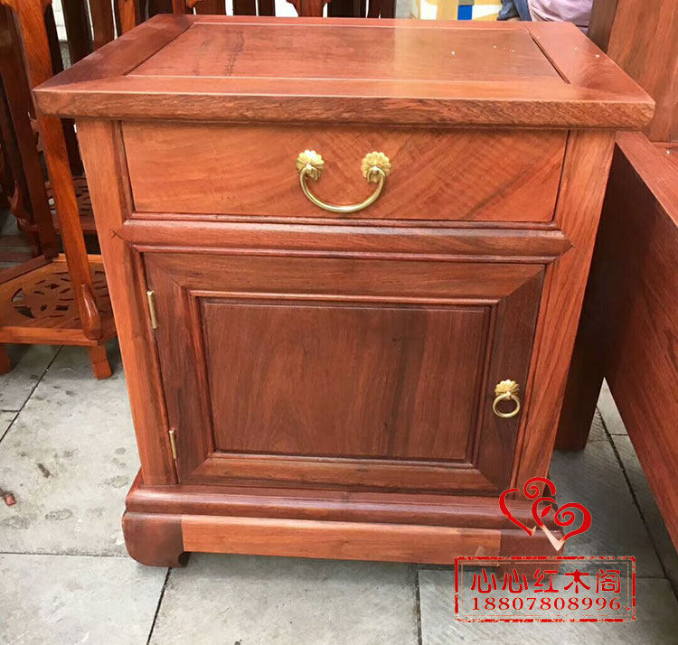 Кровать из массива дерева None Other