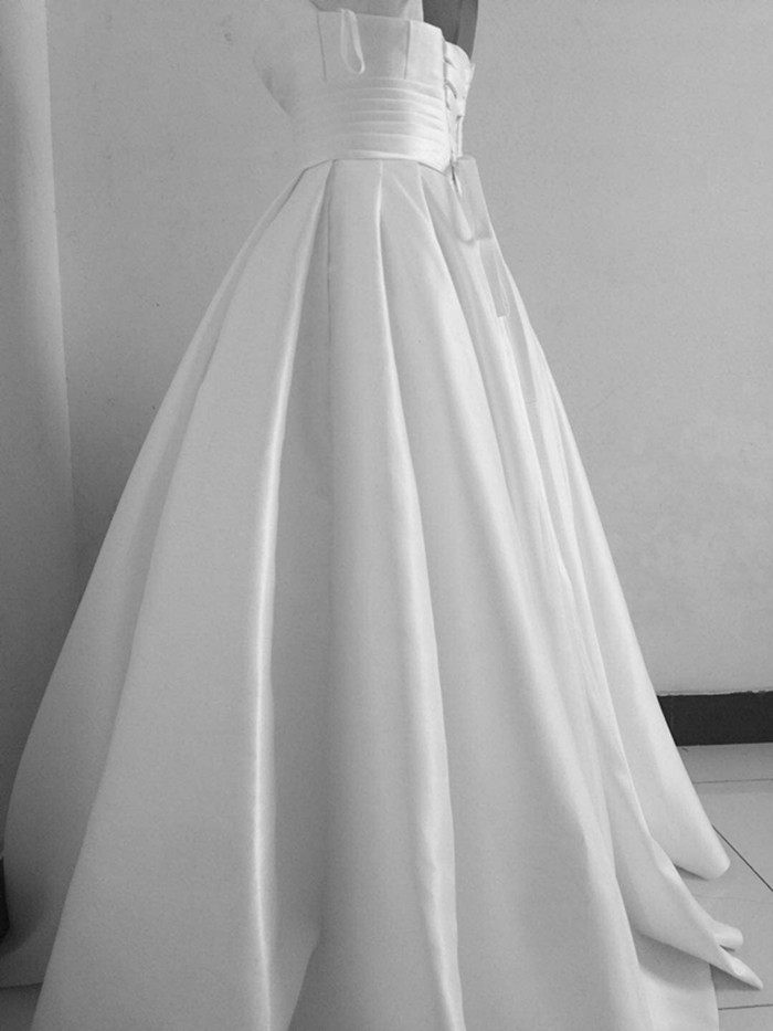 2021 new temperament simple high-end satin wedding dress bride wedding out gauze welcome gauze summer slim