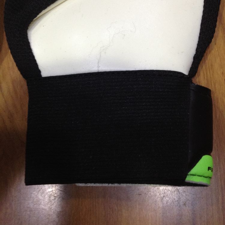 Găng tay thủ môn trẻ em Kaiwei đào tạo bóng đá thủ môn latex trượt găng tay học sinh tiểu học và trung học 	găng tay thủ môn cao cấp	