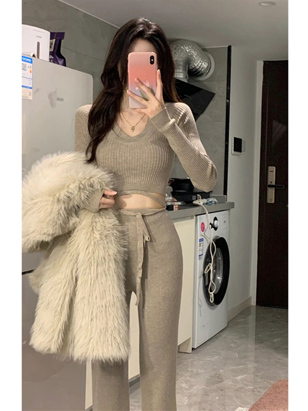 Petite Hot Girl Outfits a Complete Set of Spring and Autumn High-End, Elegant Knitted Tops and Wide-Leg Pants Two-Piece Suit for Women Petite Hot Girl Outfits a Complete Set of Spring and Autumn High-End, Elegant Knitted Tops and Wide-Leg Pants Two-Piece Suit for Women