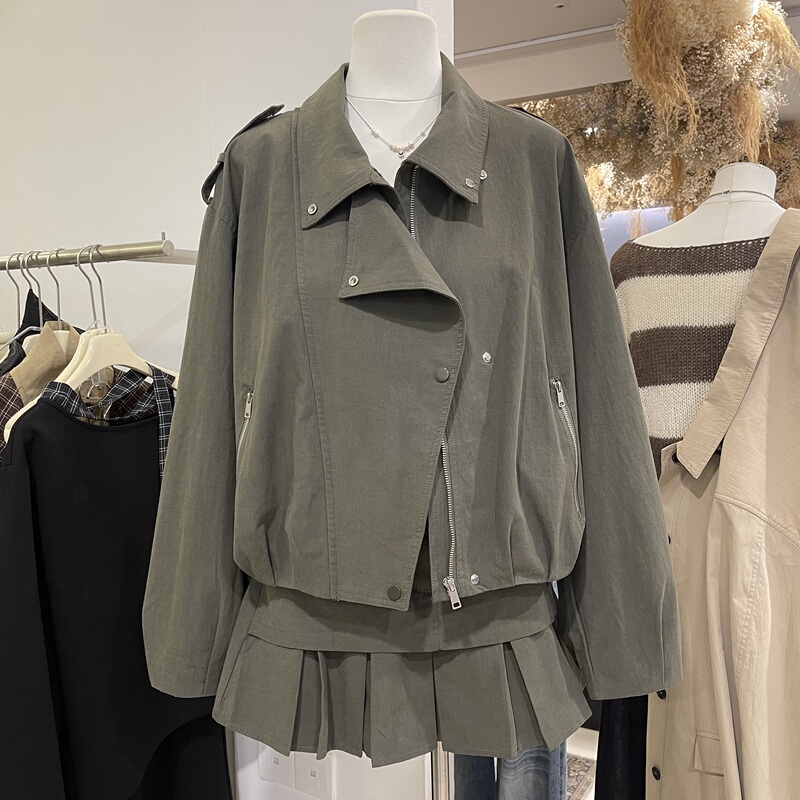 2026 Autumn New Fashionable Design Lapel Zipper Short Jacket High Waist Pleated Skirt Petite Two-Piece Set