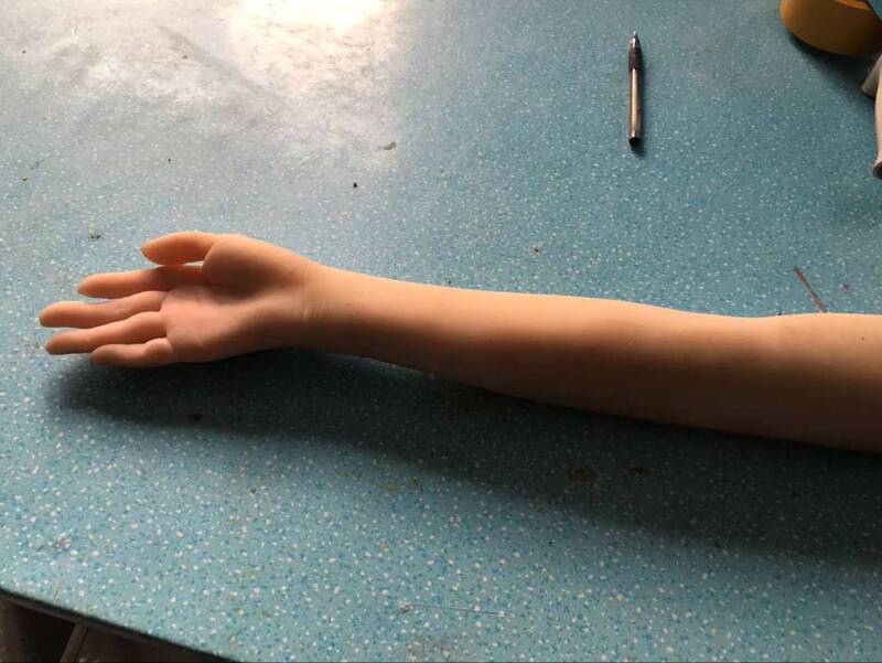 Extended Arm Simulation Human Body Model Silicone Tpe Arm and Hand Mold for Men and Women, New Model Launched
