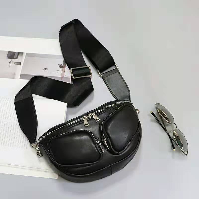 21 new broadband cowhide one-shoulder diagonal chest bag net red with the same paragraph ins semi-circle horseshoe pocket leather saddle bag