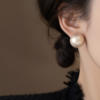 French Retro Imitation Pearl Earrings for Women 2025 New Hot Style High-End Elegant Simple Versatile Earrings Niche Earrings