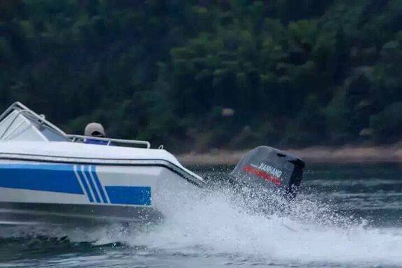 Fibreglass Boat 6 Persons Patrol Boat Seat Speedboat Luxury Yacht Submachine Boat Tour Boat Tour Boat Can Hang Out.