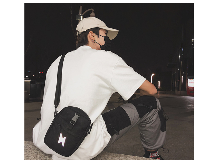 Tide thương hiệu net nhỏ nhỏ Messenger túi nam in triều nhỏ túi nam Nhật Bản xiên chéo 蹦 di túi đeo vai túi - Túi của con người túi gucci chính hãng