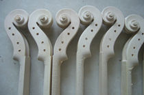 White violinist violin making material DIY small titoute