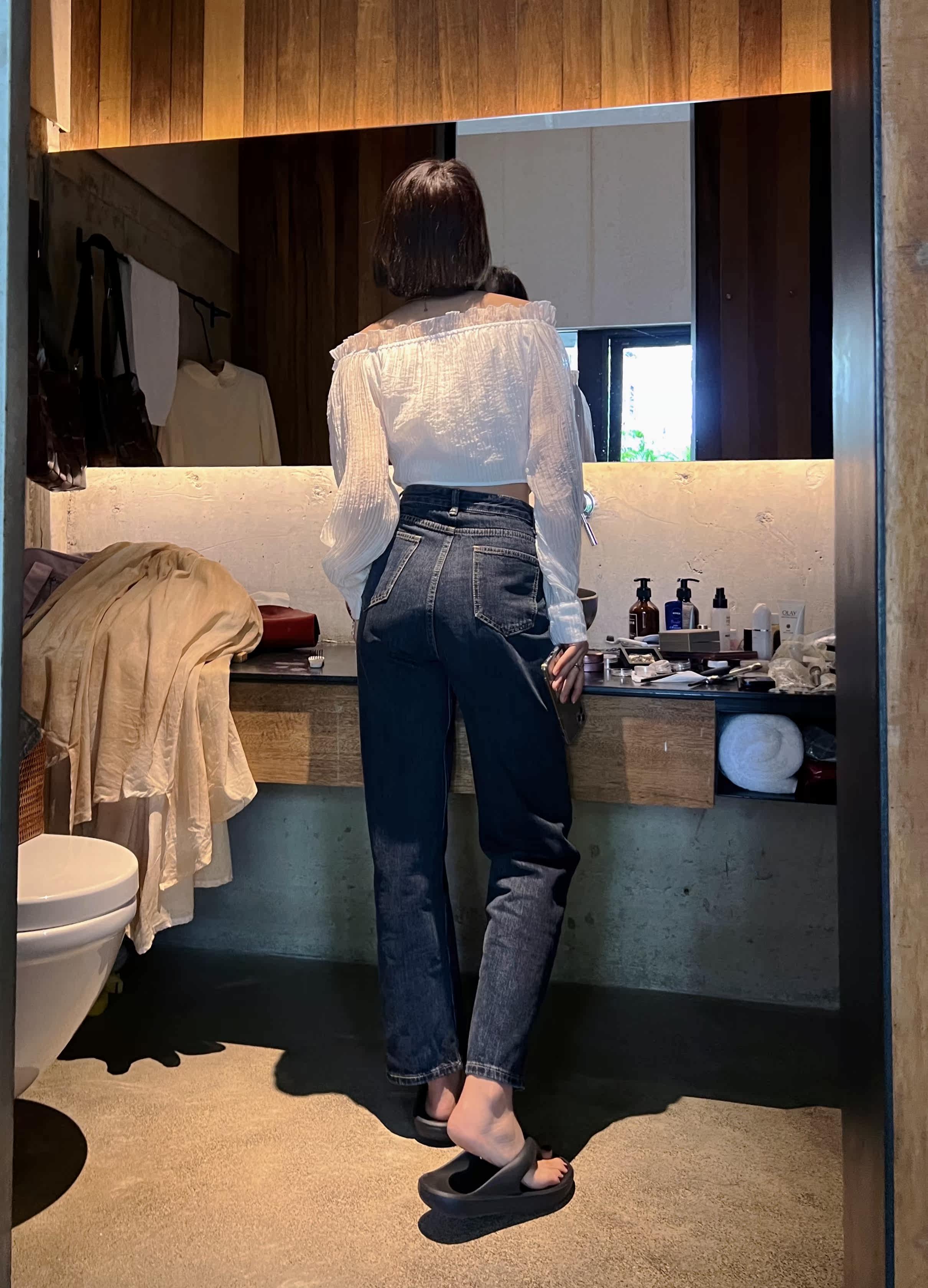 I have a cat outside 