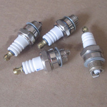 Lawn mower spark plug chain saw spark plug lawn Machine torch two stroke 139 four stroke 140 spark plug