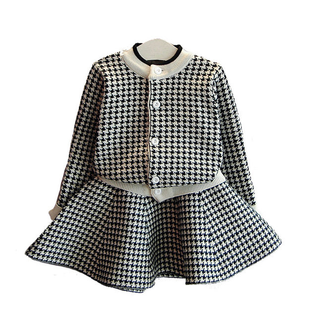 Girls' Western style suit 2022 spring and autumn new children's houndstooth knitted suit baby cardigan sweater skirt suit