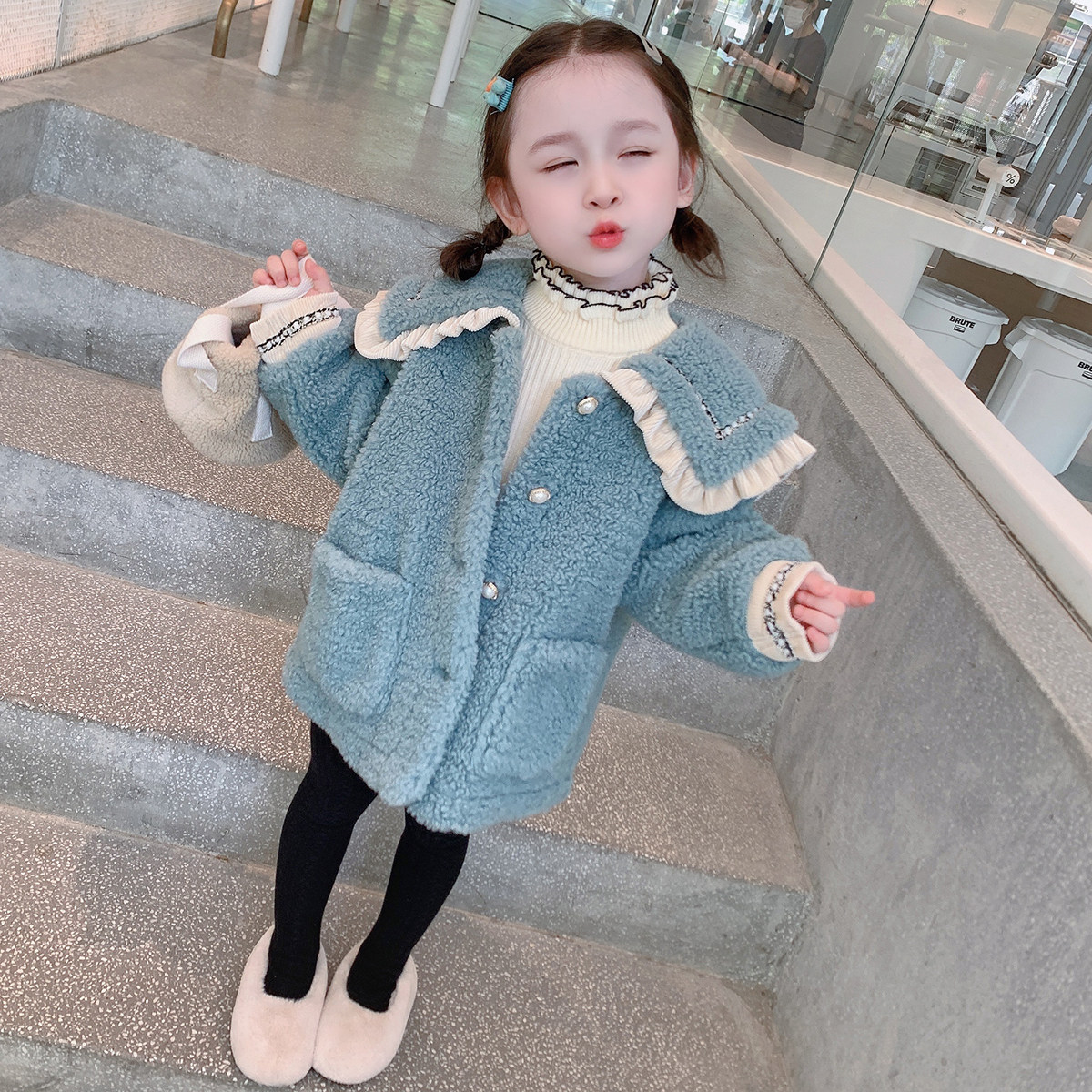 Girl jacket in girl's jacket 2021 autumn and winter new female baby lamb wool plus suede thickened blouse foreign cotton coat
