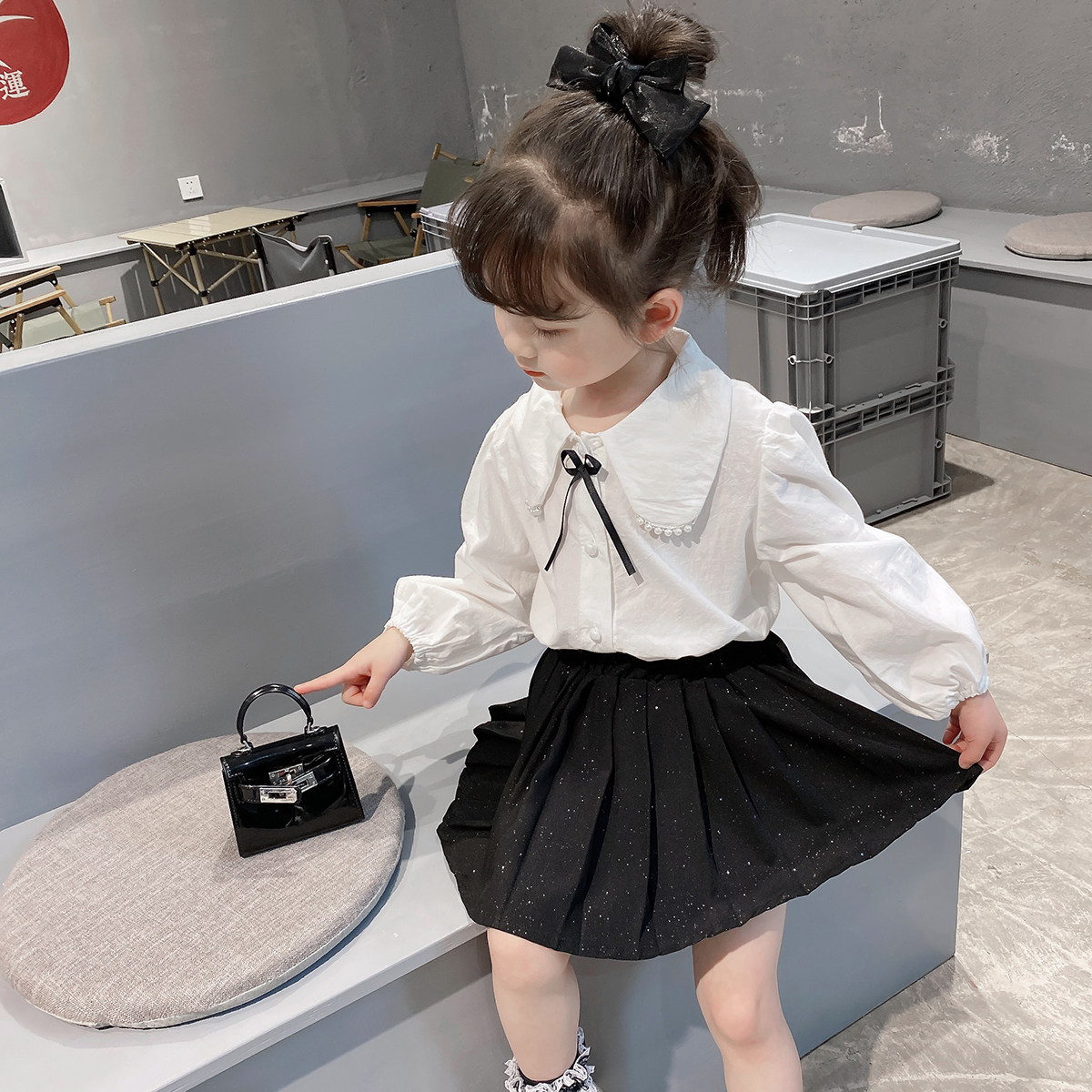 South Korean girl's spring suit 2022 new children Korean version of the academy Wind Short skirt Two sets of spring and autumn sets